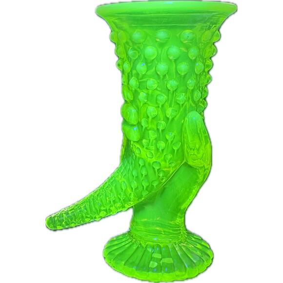 Fenton topaz opalescent Victorian woman hand holding cornucopia - Picture 2 of 4